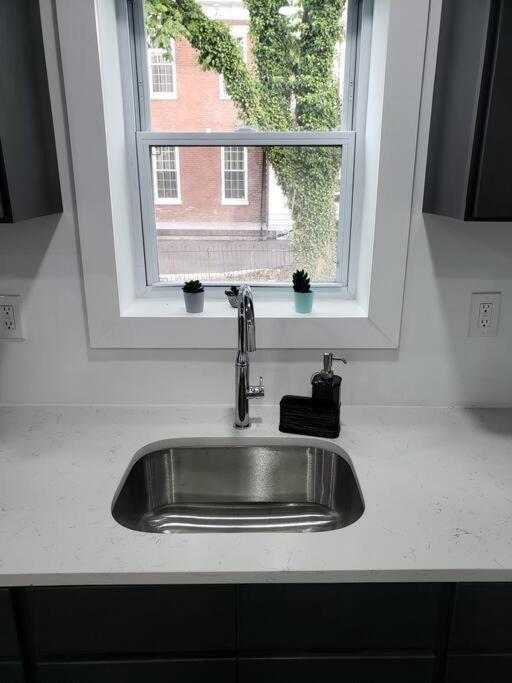 Stunning Tacony 2bd - Private Parking Apartment *