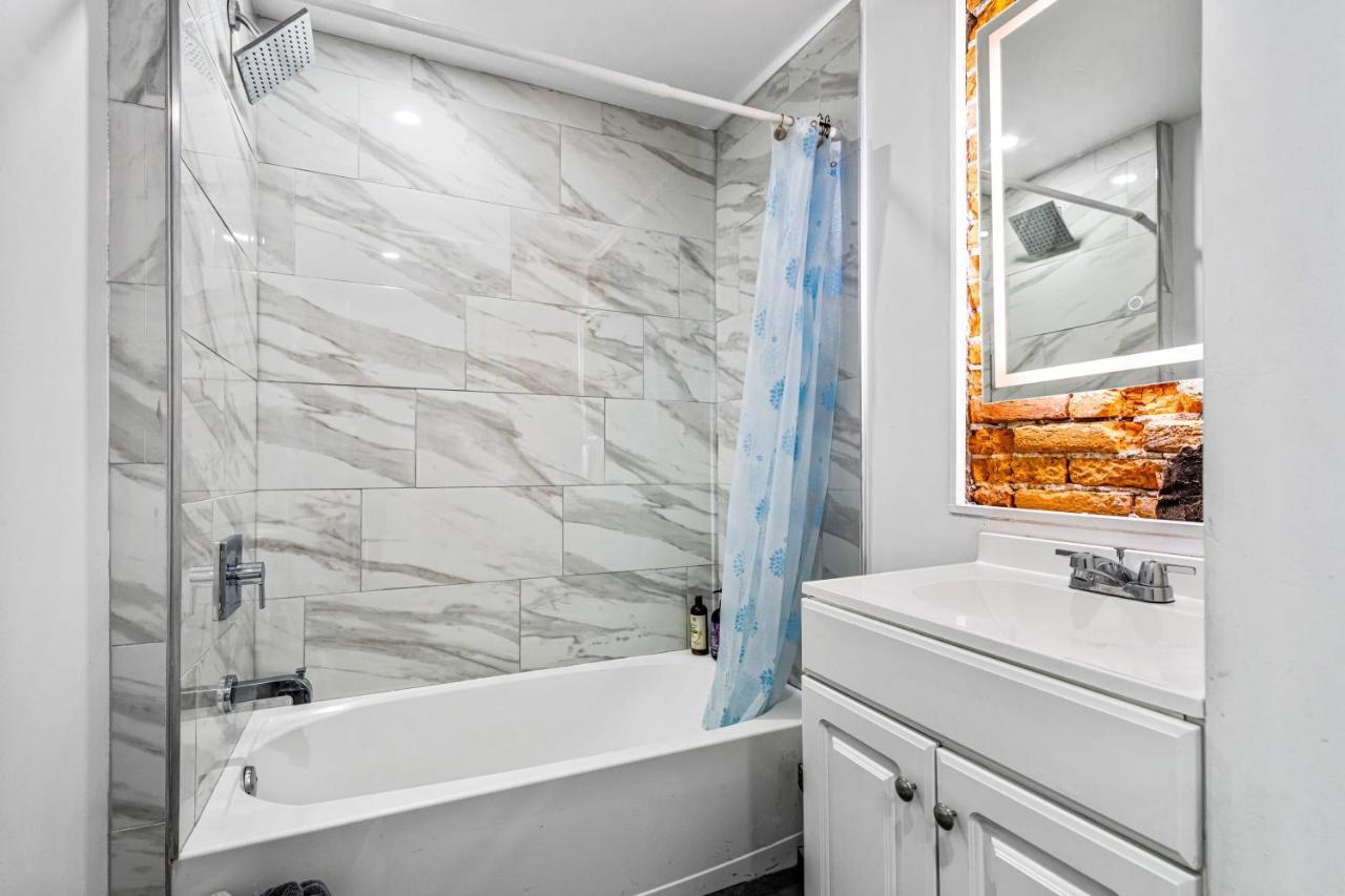 Stunning Tacony 2bd - Private Parking Philadelphia